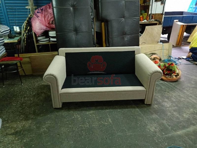 Ghế băng của dì Huệ được bọc tại xưởng bọc ghế sofa Phú Nhuận