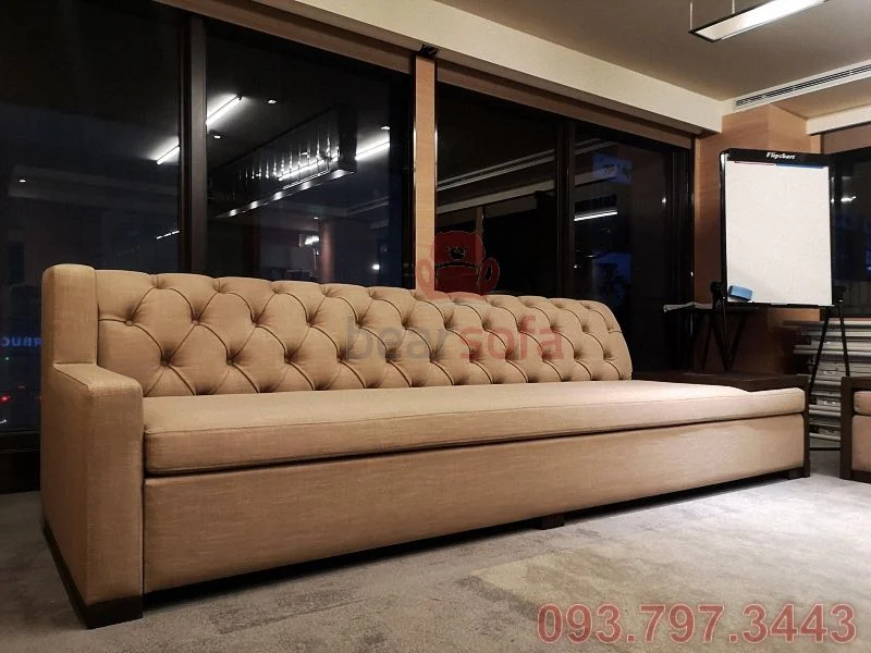 Ghế sofa của khách sạn quận 1 đã được bọc hoàn tất