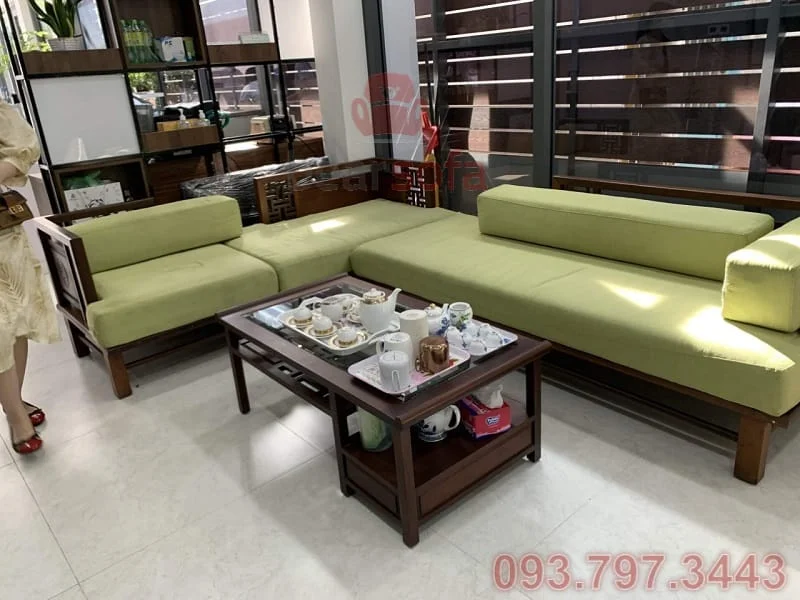 Ghế sofa gỗ góc trước khi được làm lại nệm