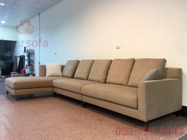 Nhà có 5 thành viên nên bộ này ngồi khá rộng rãi