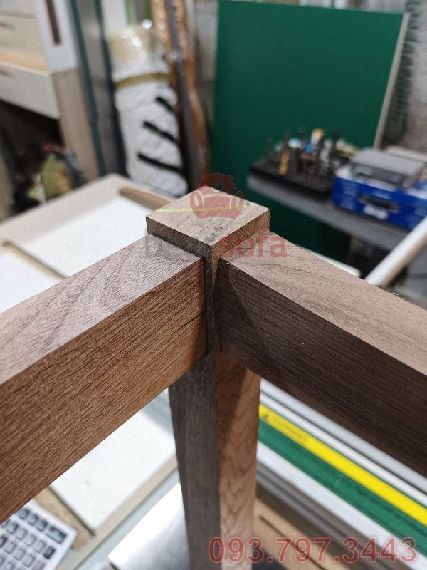 Các chi tiết gỗ được ghép nối với nhau bằng kỹ thuật ghép mộng gỗ