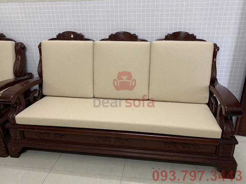 Làm nệm ghế sofa gỗ quận 3 - Ảnh 1